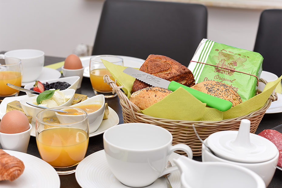 Ferienwohnung „oben links“ - Wohnzimmer mit integriertem Küchenbereich