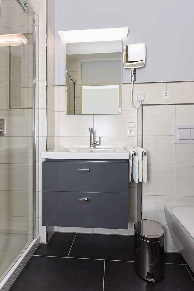 Ferienwohnung „oben mitte“ - Badezimmer