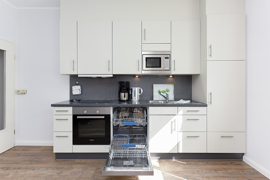 Ferienwohnung „unten links“ - Wohnzimmer mit integriertem Küchenbereich