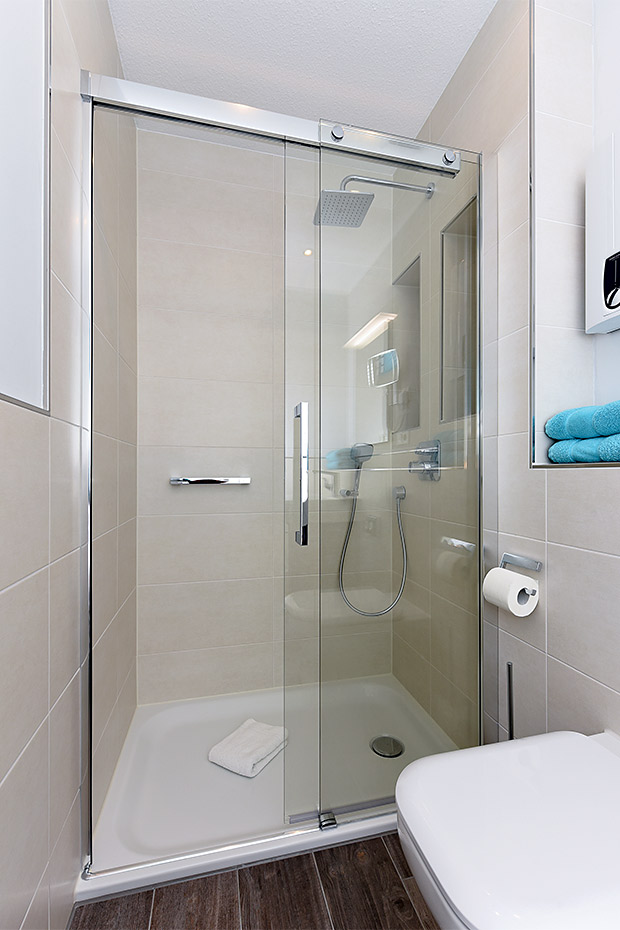 Ferienwohnung „unten mitte“ - Badezimmer