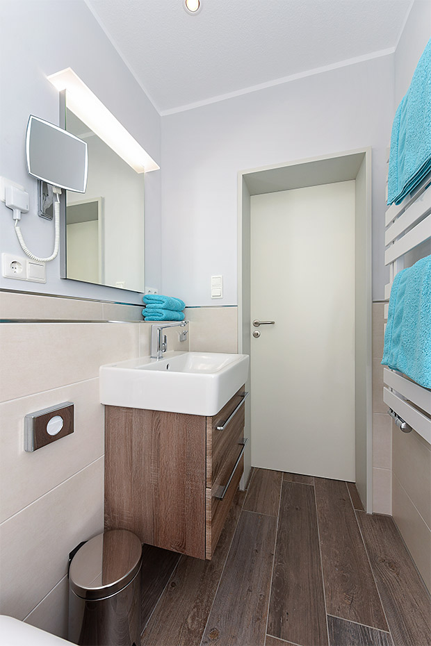 Ferienwohnung „unten mitte“ - Badezimmer