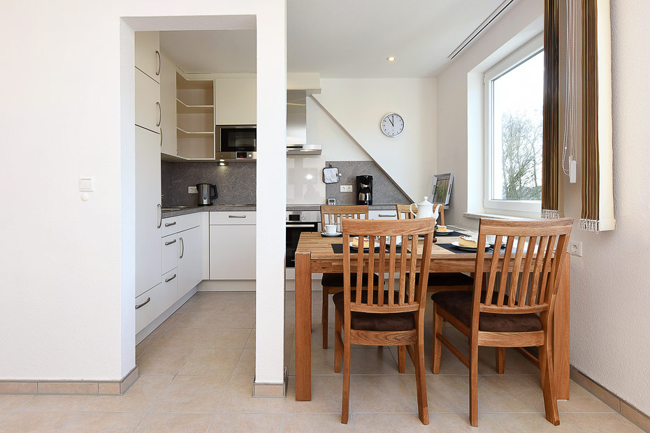 Ferienwohnung „oben links“ - Wohnzimmer mit integriertem Küchenbereich