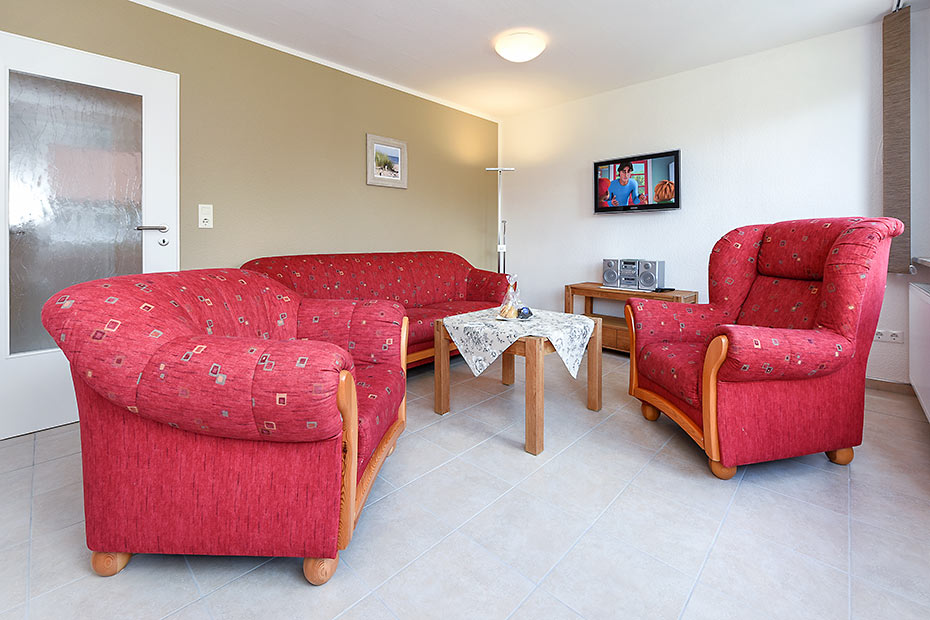 Ferienwohnung „oben rechts“ - Wohnzimmer mit integriertem Küchenbereich