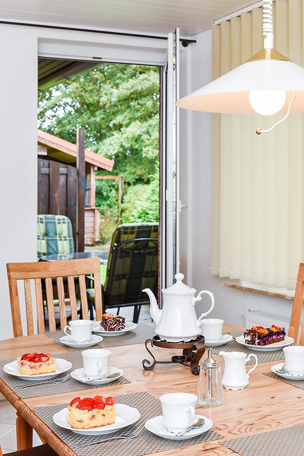 Ferienwohnung „unten links“ - Wohnzimmer mit integriertem Küchenbereich