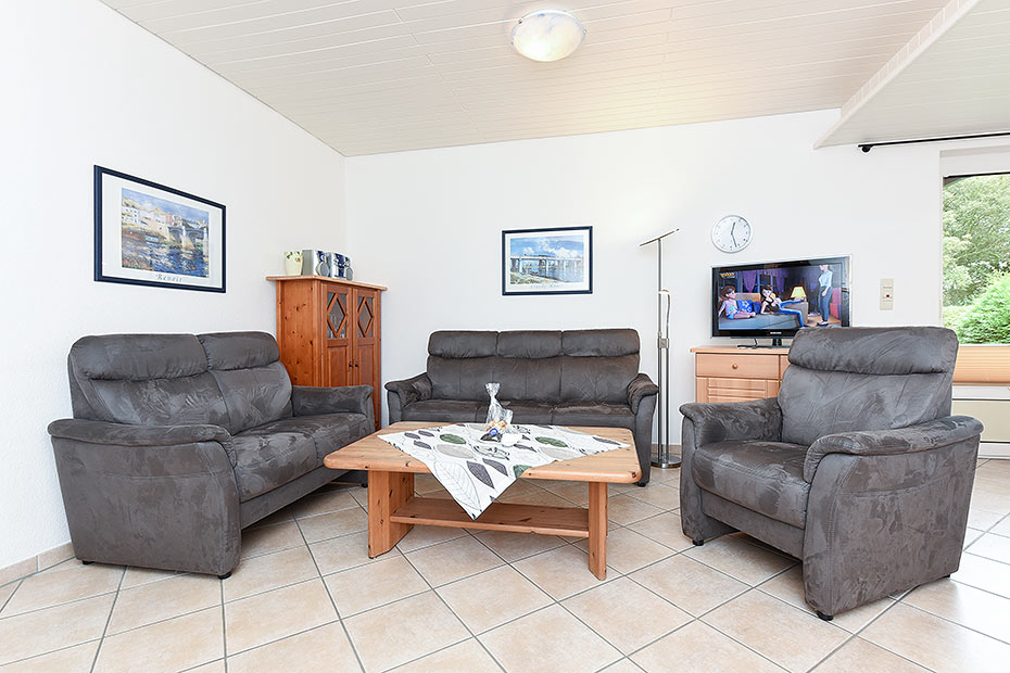 Ferienwohnung „unten links“ - Wohnzimmer mit integriertem Küchenbereich