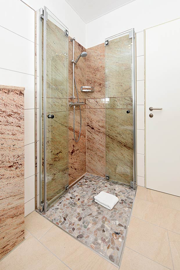 Ferienwohnung „unten rechts“ - Badezimmer