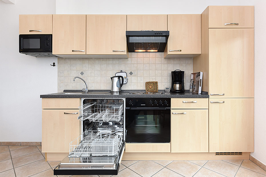 Ferienwohnung „unten rechts“ - Wohnzimmer mit integriertem Küchenbereich