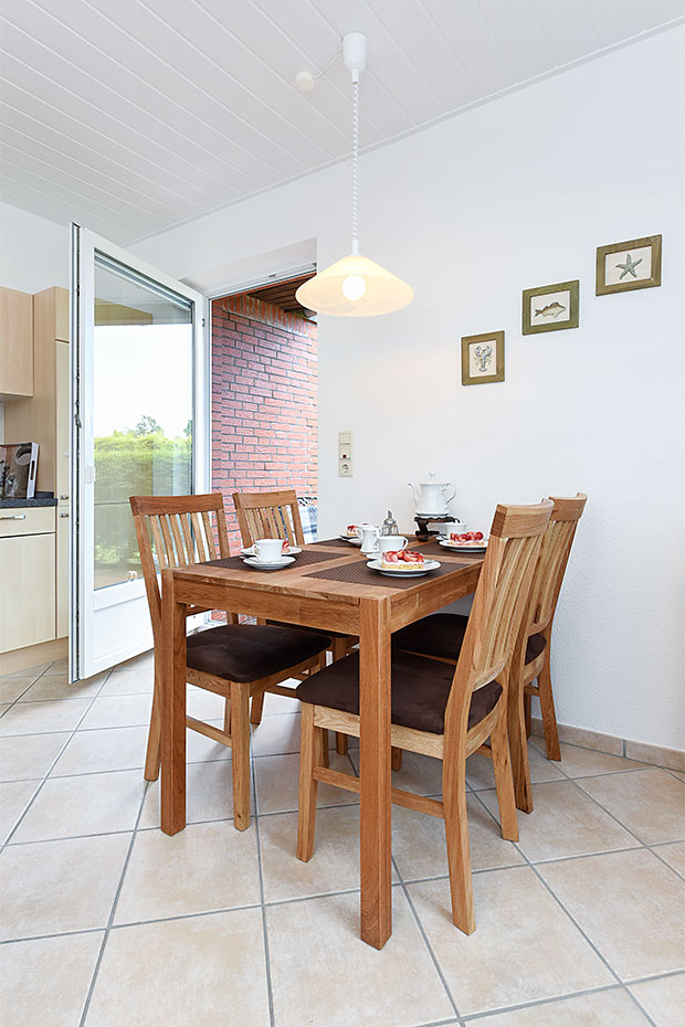 Ferienwohnung „unten rechts“ - Wohnzimmer mit integriertem Küchenbereich