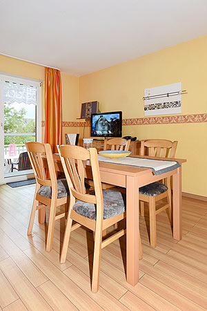 Ferienwohnung „Landblick“ - Wohnzimmer mit integriertem Küchenbereich