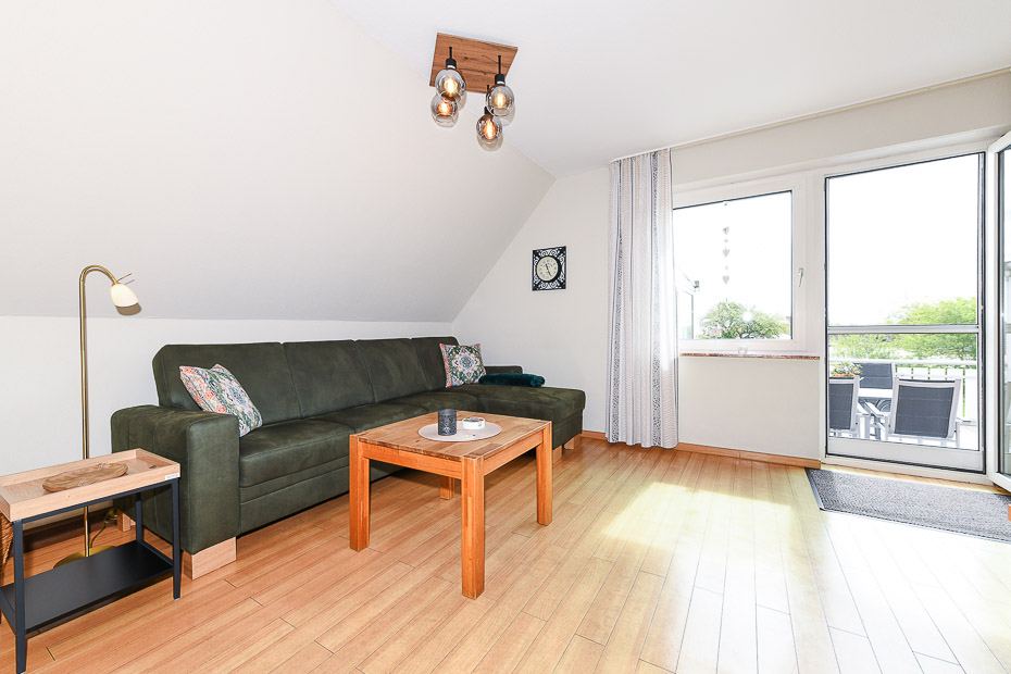 Ferienwohnung „Landblick“ - Wohnzimmer mit integriertem Küchenbereich