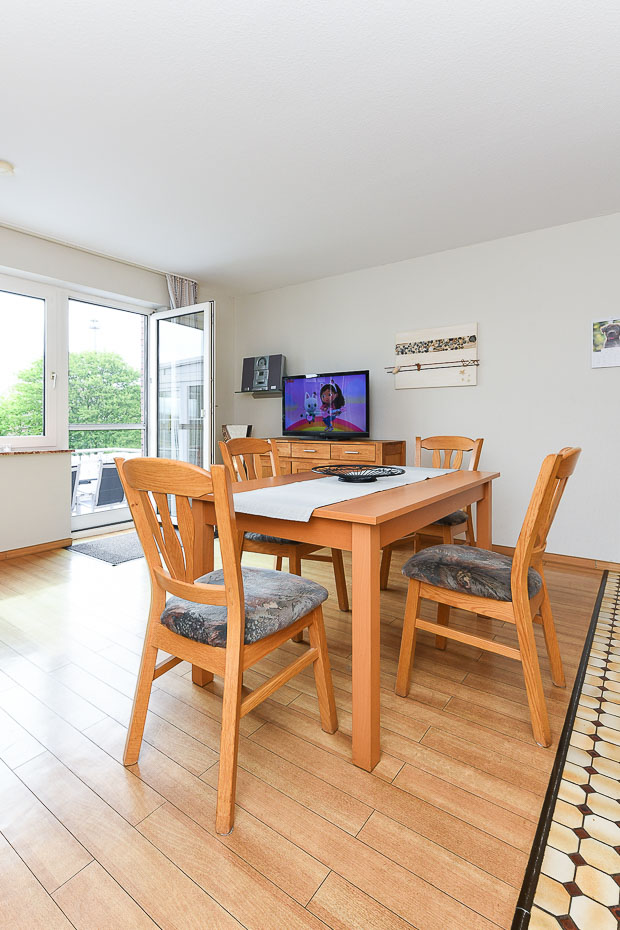 Ferienwohnung „Landblick“ - Wohnzimmer mit integriertem Küchenbereich
