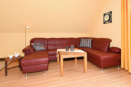 Ferienwohnung „Landblick“ - Wohnzimmer mit integriertem Küchenbereich