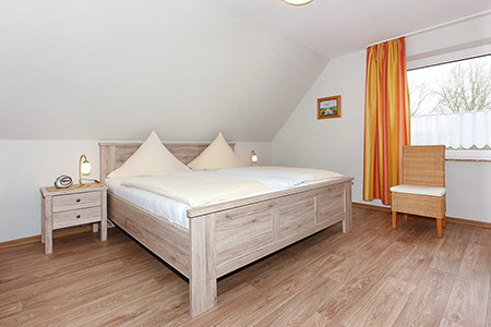 Ferienwohnung „Wiesenblick“ - Schlafzimmer 1