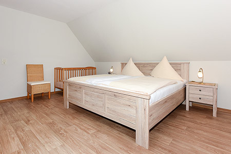 Ferienwohnung „Wiesenblick“ - Schlafzimmer 1