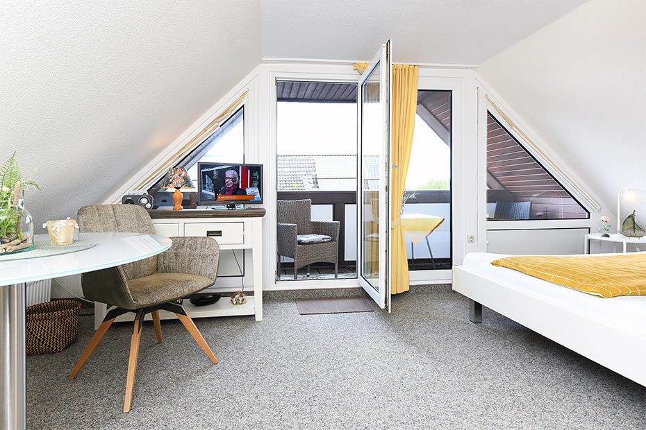 Apartment 8 - Wohn- und Schlafraum mit integriertem Küchenbereich