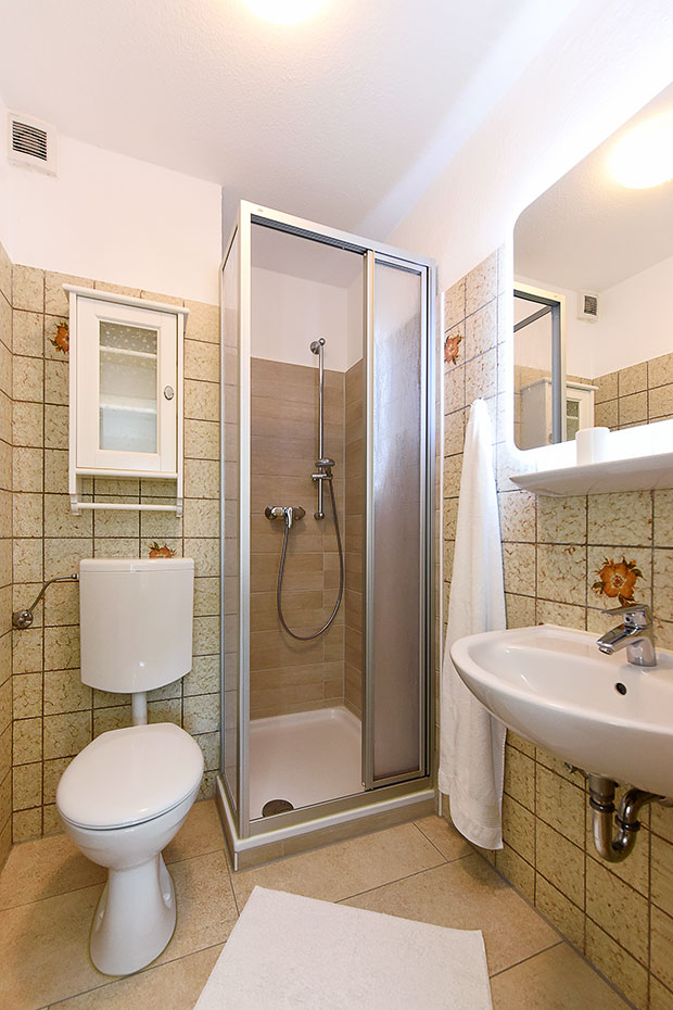 Ferienwohnung 2 - Badezimmer