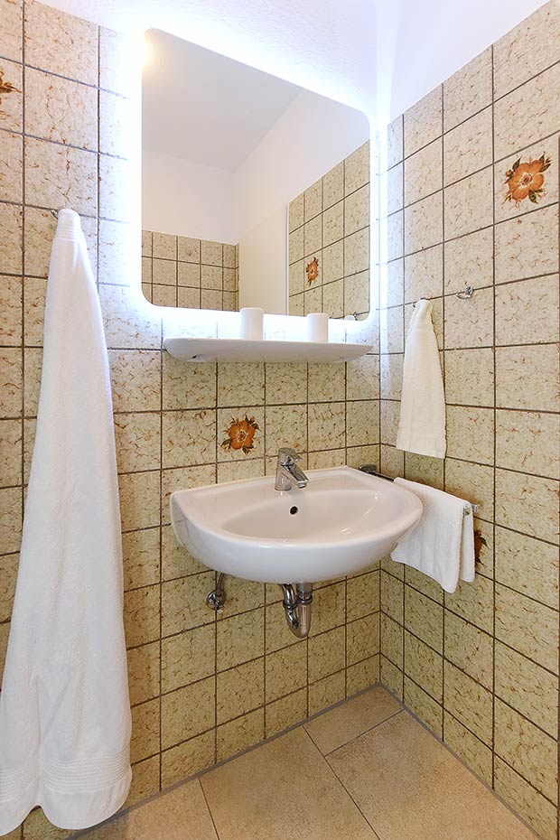 Ferienwohnung 2 - Badezimmer