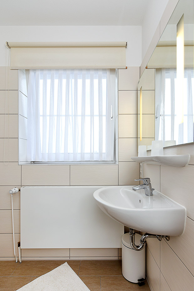 Ferienwohnung 3 - Badezimmer