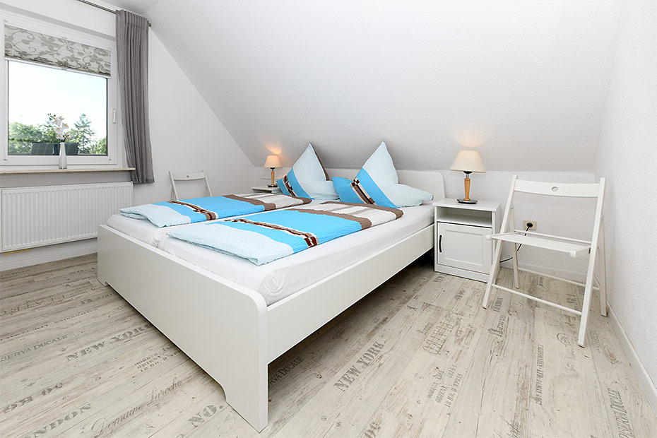 Ferienwohnung „Haus Antares“ - Schlafzimmer 1