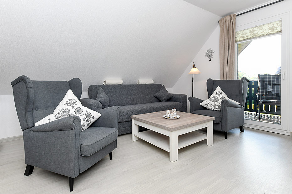 Ferienwohnung „Haus Antares“ - Wohnzimmer mit integriertem Küchenbereich