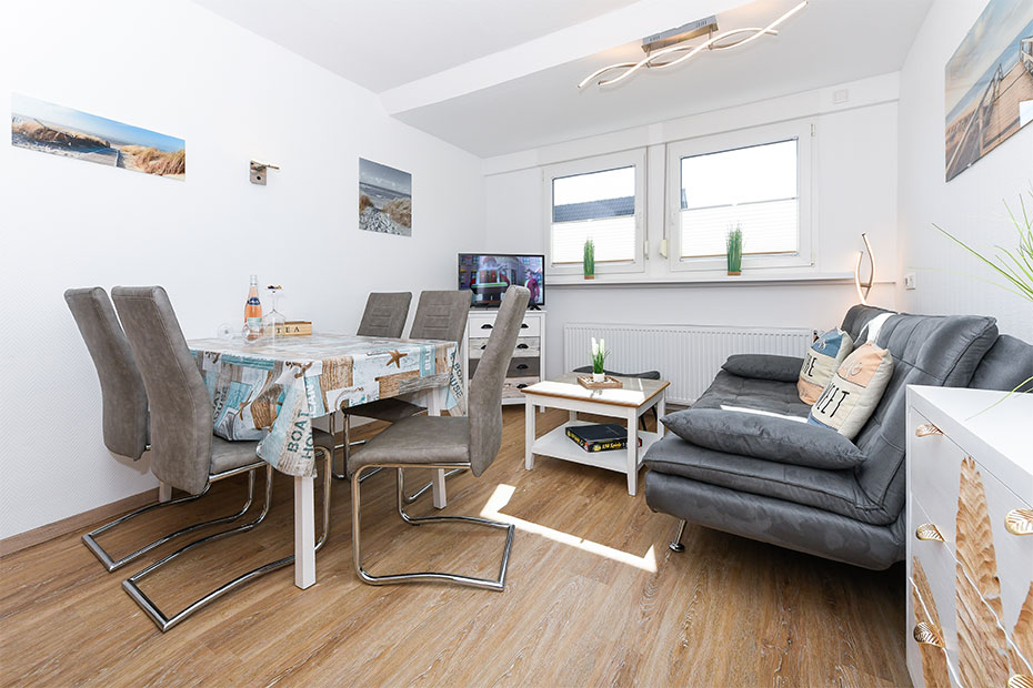 Ferienwohnung „Knurrhahn“ - Wohnraum mit integrierter Küche