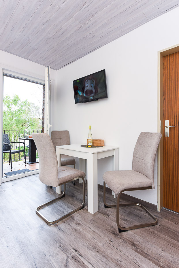 Ferienwohnung „Krabbe“ - Wohnraum mit integrierter Küche