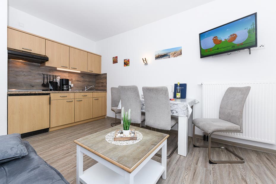 Ferienwohnung „Scholle“ - Wohnraum mit integrierter Küche