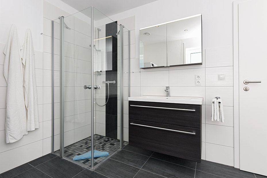 Ferienhaus „Deichgraf 1“ - Badezimmer im Obergeschoss