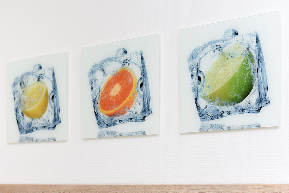 Ferienhaus „Deichgraf 1“ - Wohnzimmer mit integriertem Küchenbereich