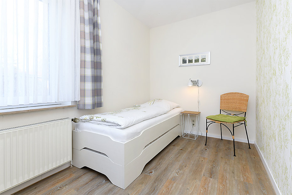 Ferienwohnung „Spiekeroog“ - Schlafzimmer 2/Kinderzimmer