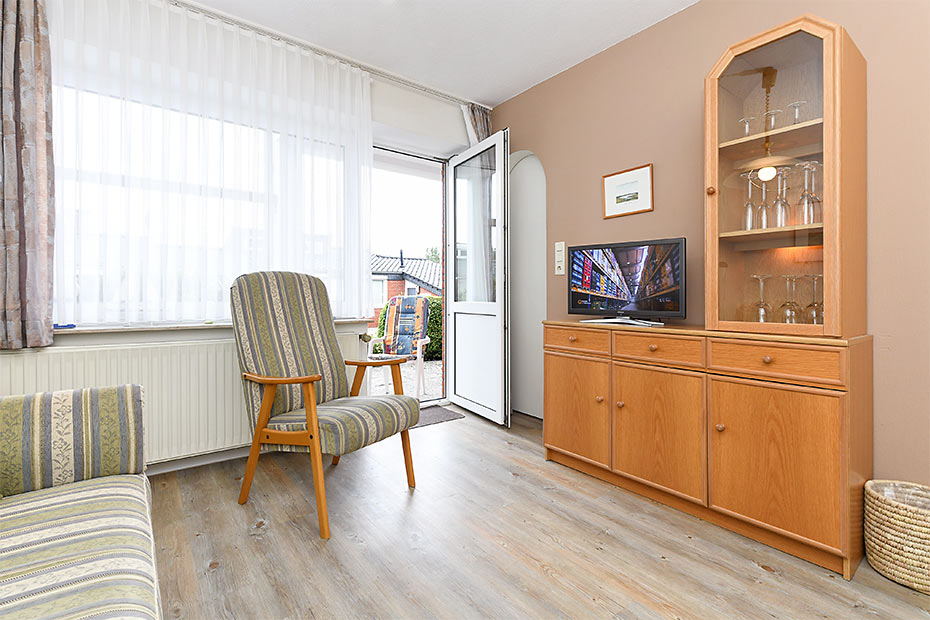 Ferienwohnung „Wangerooge“ - Wohnzimmer mit integriertem Küchenbereich