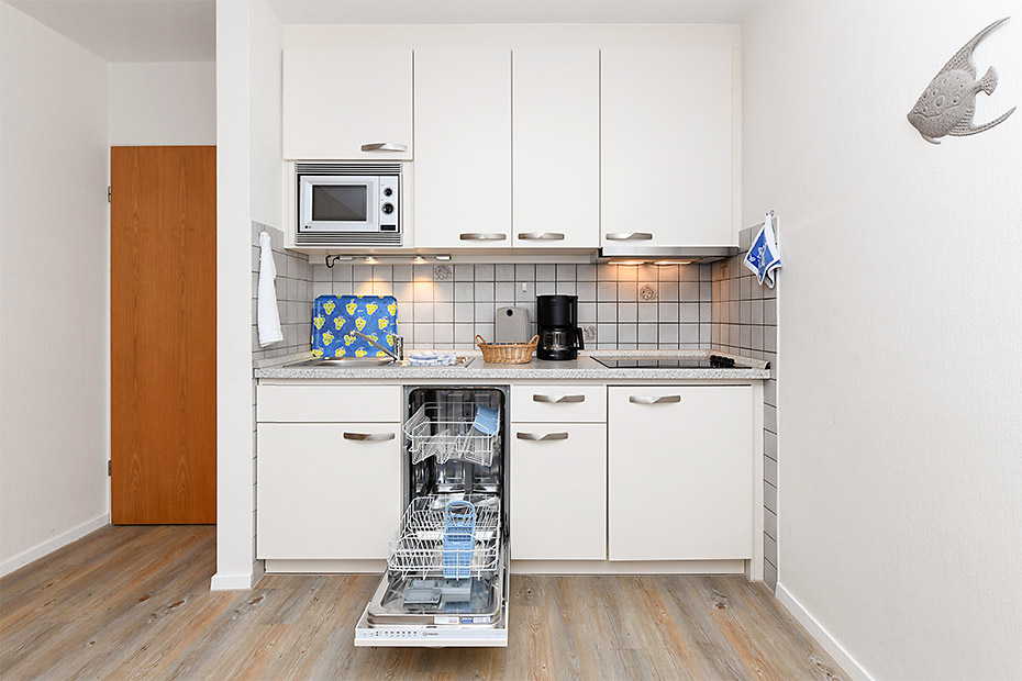 Ferienwohnung „Wangerooge“ - Wohnzimmer mit integriertem Küchenbereich