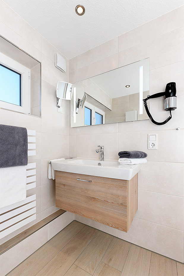 Ferienwohnung „oben links“ - Badezimmer