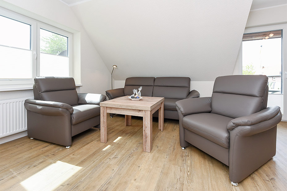 Ferienwohnung „oben rechts“ - Wohnzimmer mit integriertem Küchenbereich