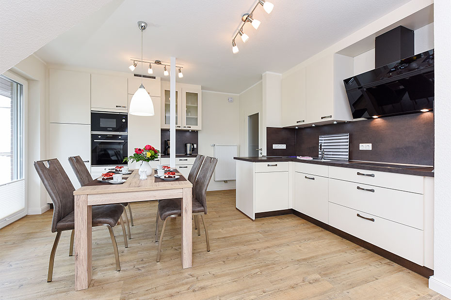 Ferienwohnung „oben rechts“ - Wohnzimmer mit integriertem Küchenbereich