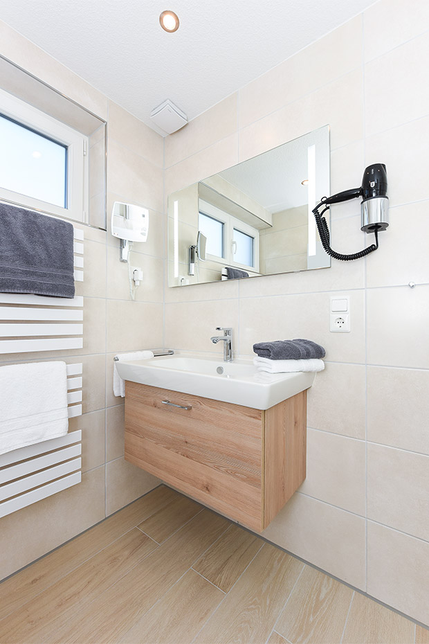 Ferienwohnung „unten links“ - Badezimmer