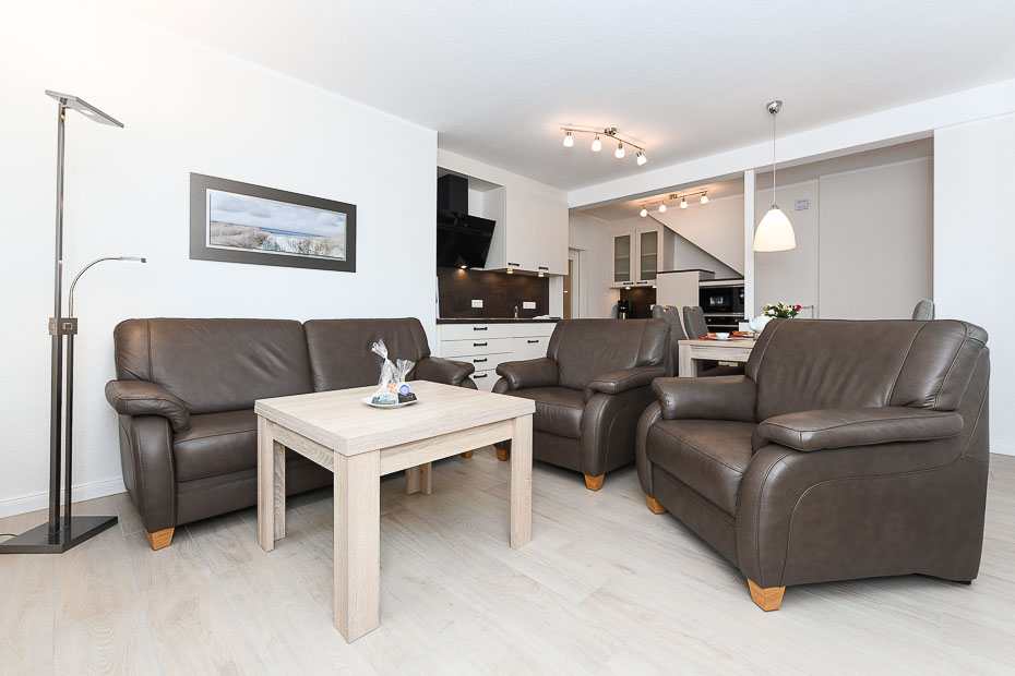 Ferienwohnung „unten links“ - Wohnzimmer mit integriertem Küchenbereich