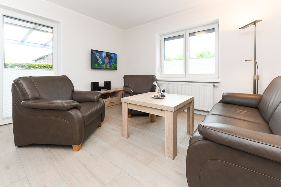 Ferienwohnung „unten links“ - Wohnzimmer mit integriertem Küchenbereich