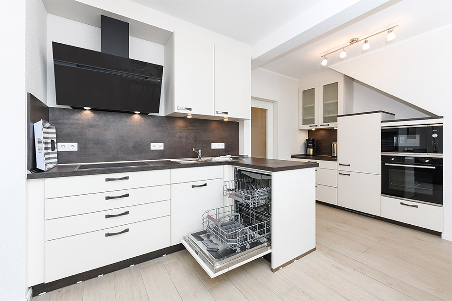 Ferienwohnung „unten links“ - Wohnzimmer mit integriertem Küchenbereich