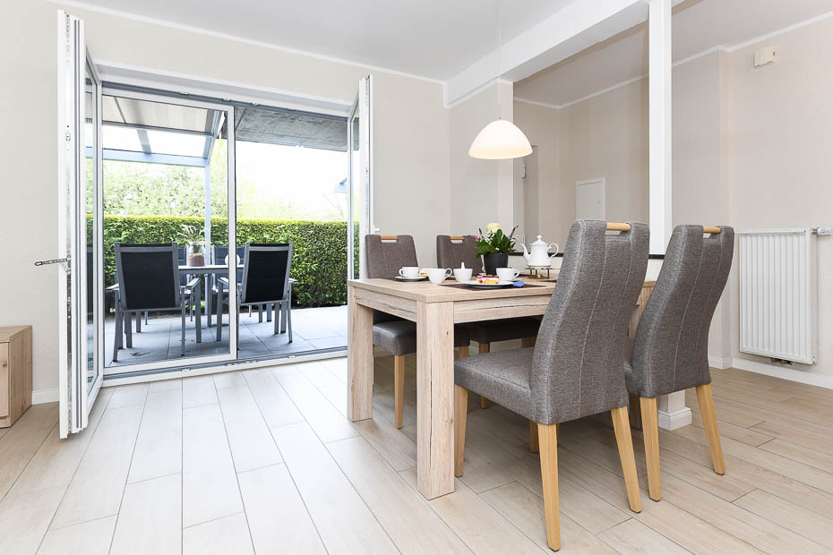 Ferienwohnung „unten rechts“ - Wohnzimmer mit integriertem Küchenbereich