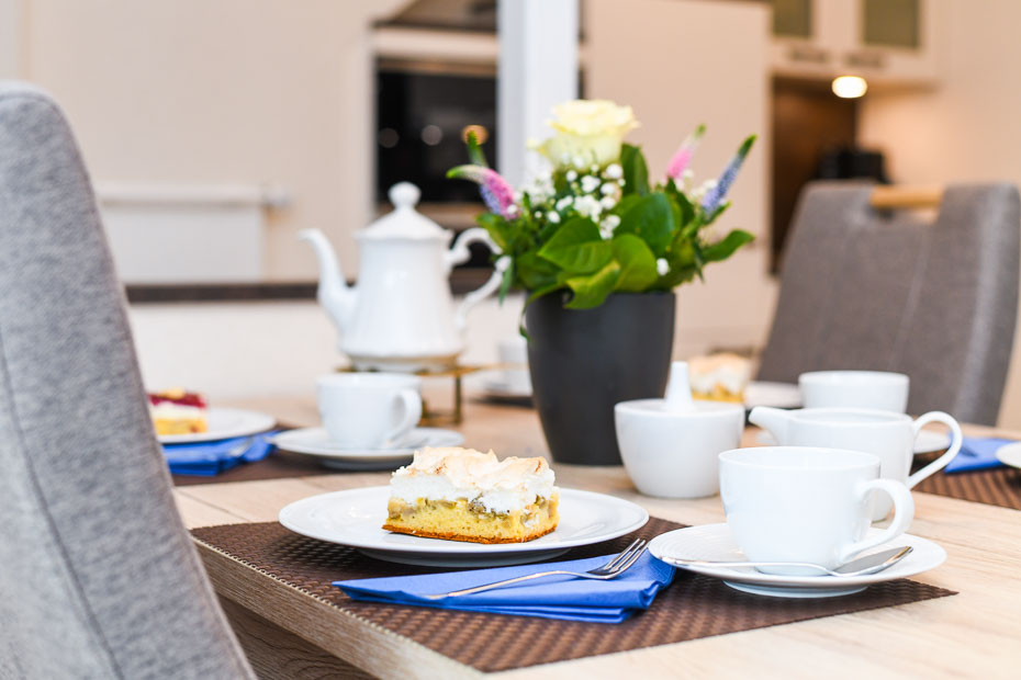 Ferienwohnung „unten rechts“ - Wohnzimmer mit integriertem Küchenbereich