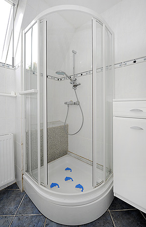 Ferienhaus „Gisela“ - Badezimmer im Erdgeschoss