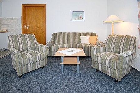 Ferienwohnung 1 - Wohnzimmer mit integriertem Küchenbereich