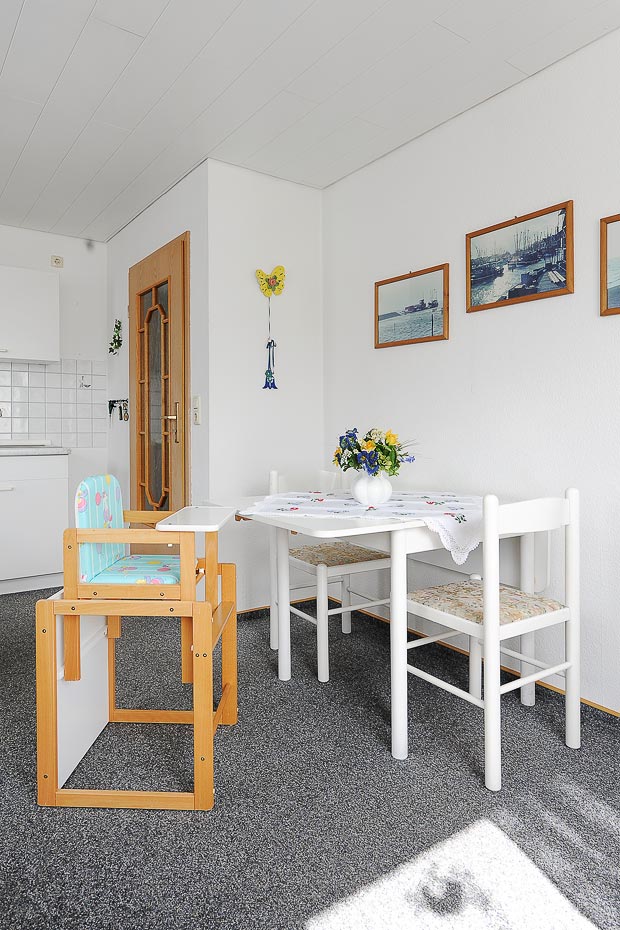 Ferienwohnung „Sonnenaufgang“ - Wohnzimmer mit integriertem Küchenbereich