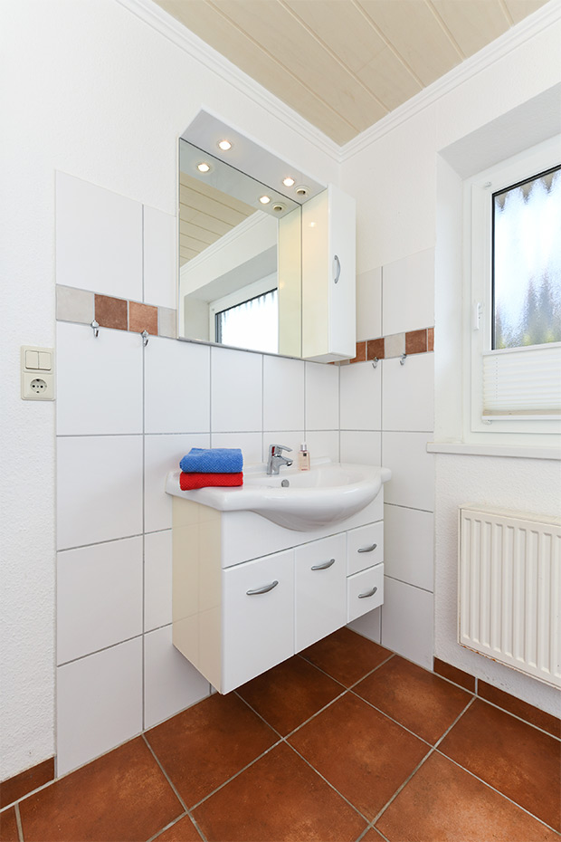 Ferienwohnung „Friesengold“ - Badezimmer