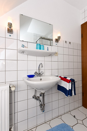 Ferienwohnung „Haus Liekedeeler“ - Badezimmer