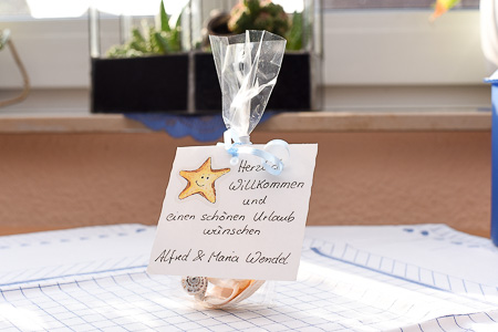 Ferienwohnung „Haus Liekedeeler“ - Wohnzimmer mit integriertem Küchenbereich