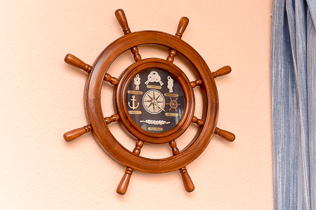 Ferienwohnung „Haus Liekedeeler“ - Wohnzimmer mit integriertem Küchenbereich