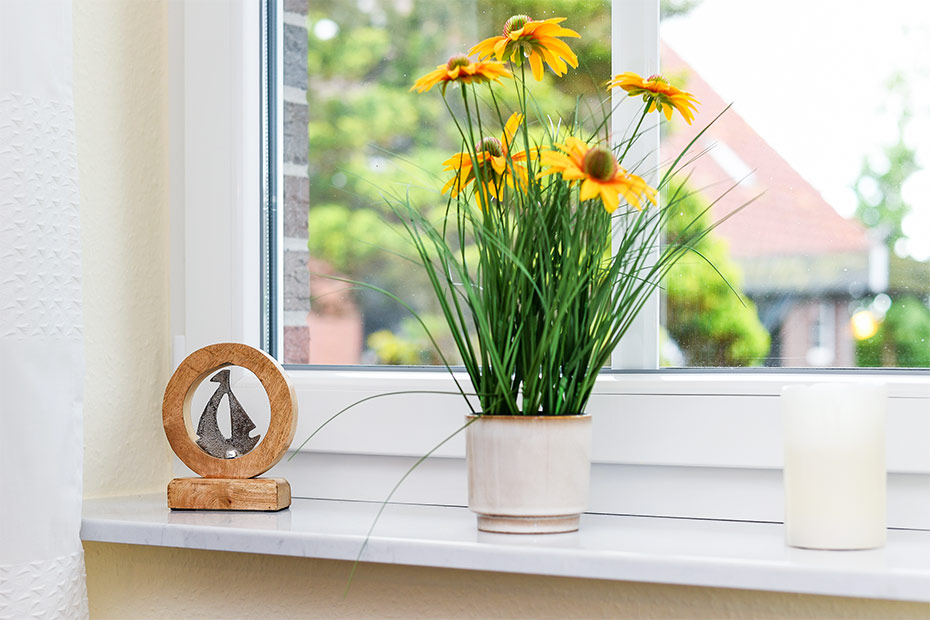 Ferienwohnung „Kleine Möwe“ - Wohnzimmer mit integriertem Küchenbereich
