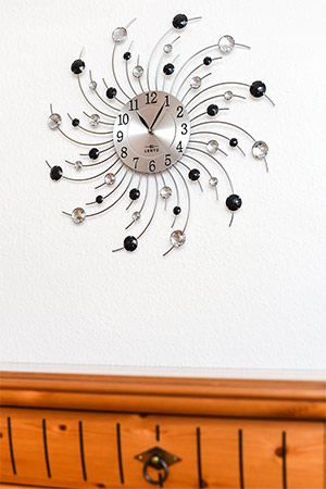 Ferienwohnung „Wattwürmchen“ - Wohnzimmer mit integriertem Küchenbereich